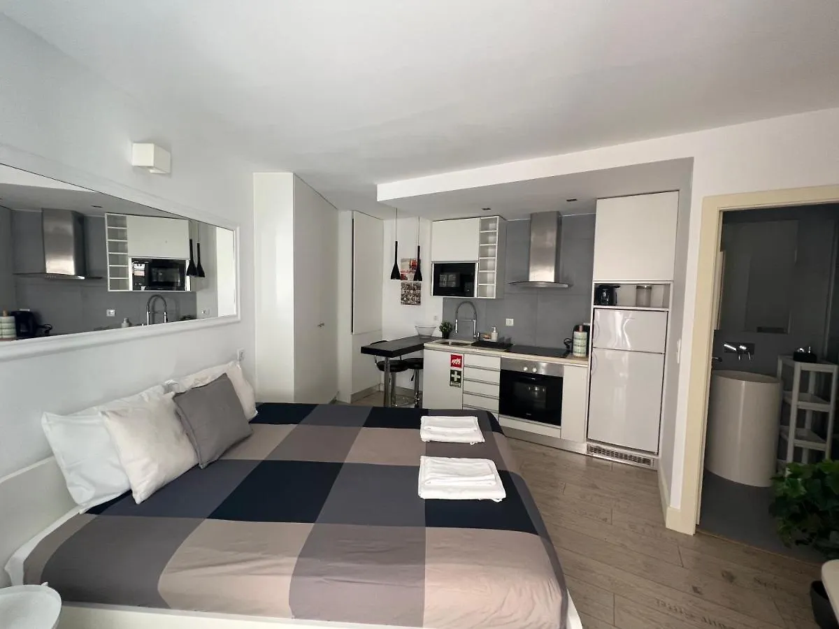 Studio In Center Of Lisbon contacts